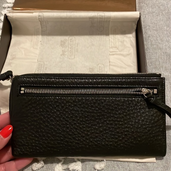 Coach wristlet - Picture 4 of 6